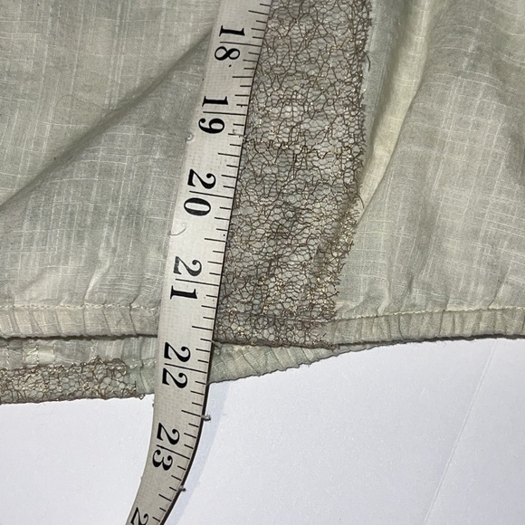 Elegant Cream and Gray Women's Top - Picture 7 of 16